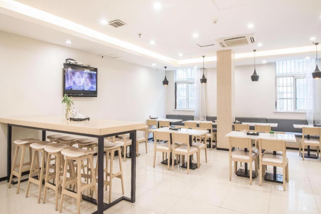 Hanting Express Changsha Middle Of Furong Road Xiangchun Road Екстер'єр фото